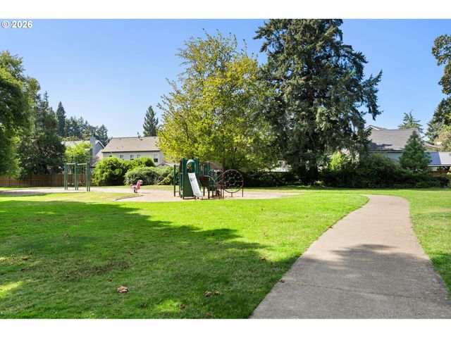 1603 CHASA St, Eugene, OR 97401