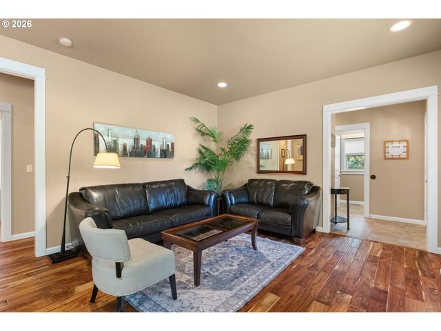1603 CHASA St, Eugene, OR 97401