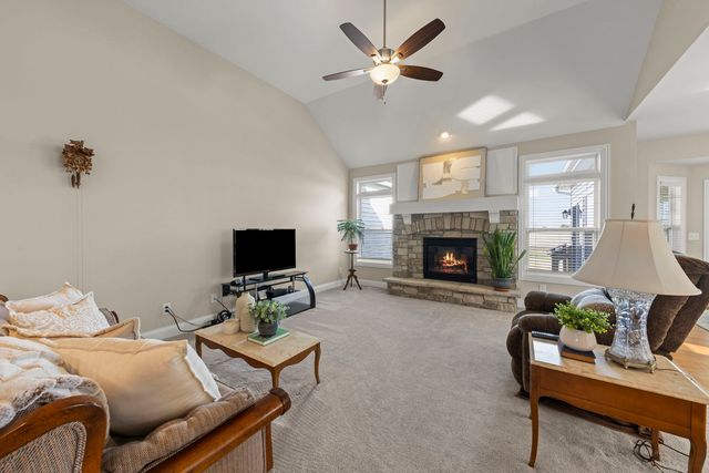 1121 Blackberry Shore Lane, Yorkville, IL 60560