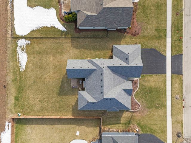 1121 Blackberry Shore Lane, Yorkville, IL 60560