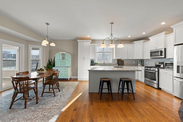 1121 Blackberry Shore Lane, Yorkville, IL 60560