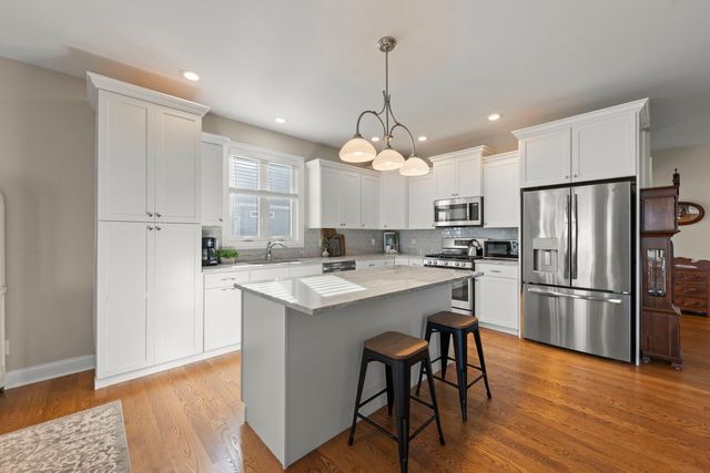 1121 Blackberry Shore Lane, Yorkville, IL 60560