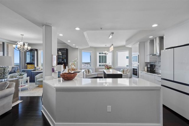 5823 BOWEN DANIEL DRIVE 1206, Tampa, FL 33616