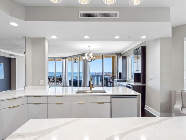 5823 BOWEN DANIEL DRIVE 1206, Tampa, FL 33616