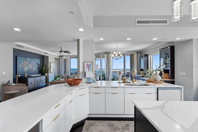 5823 BOWEN DANIEL DRIVE 1206, Tampa, FL 33616