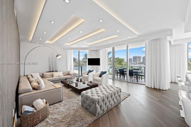 17301 Biscayne Blvd 2110, North Miami Beach, FL 33160