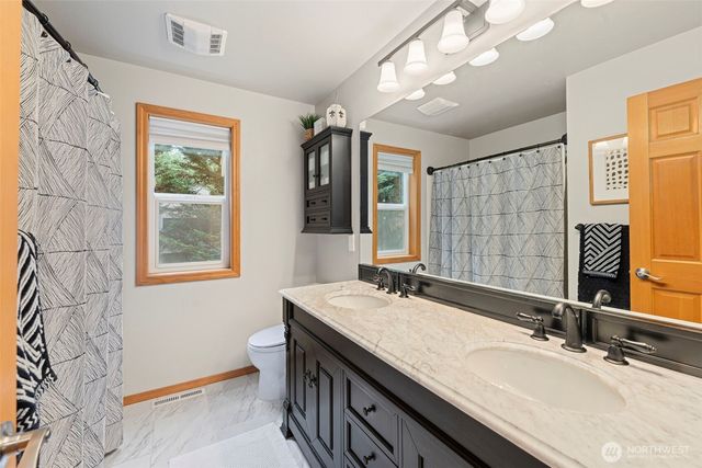 29315 204th Place SE, Kent, WA 98042