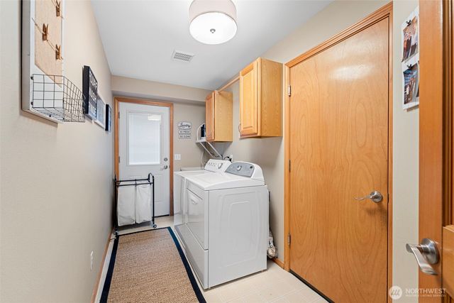 29315 204th Place SE, Kent, WA 98042