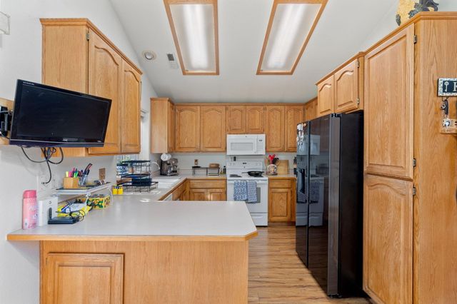 1987 Kelly Way, Grants Pass, OR 97527