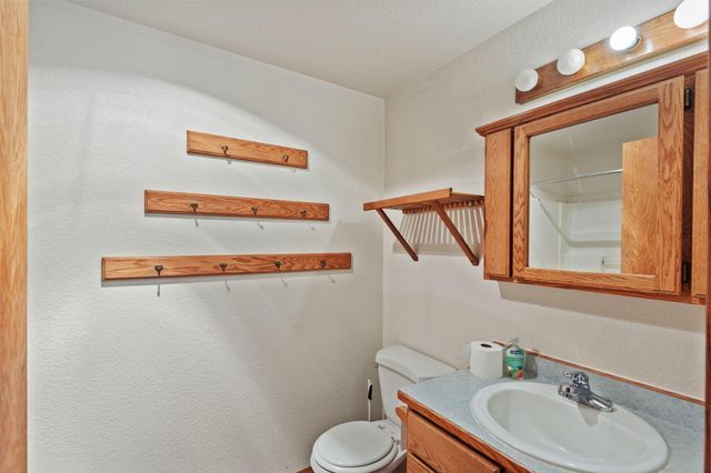 1987 Kelly Way, Grants Pass, OR 97527