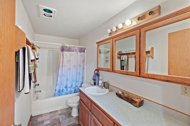 1987 Kelly Way, Grants Pass, OR 97527