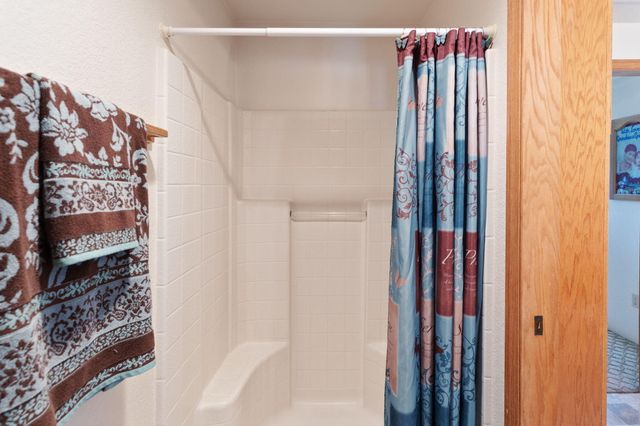 1987 Kelly Way, Grants Pass, OR 97527