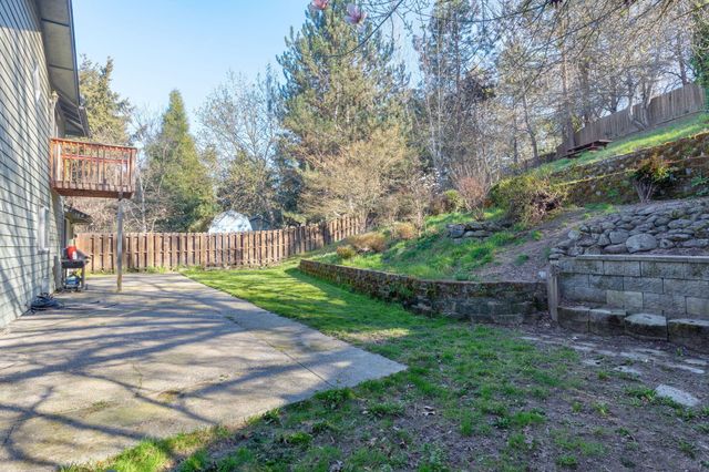 1987 Kelly Way, Grants Pass, OR 97527