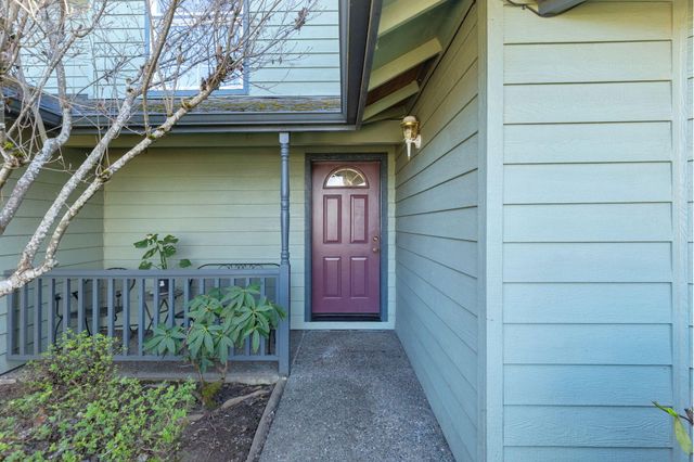 1987 Kelly Way, Grants Pass, OR 97527