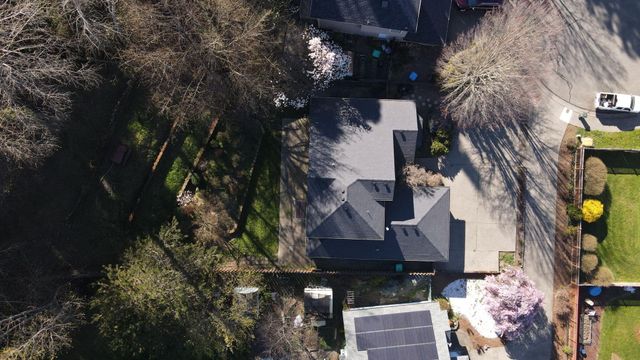 1987 Kelly Way, Grants Pass, OR 97527