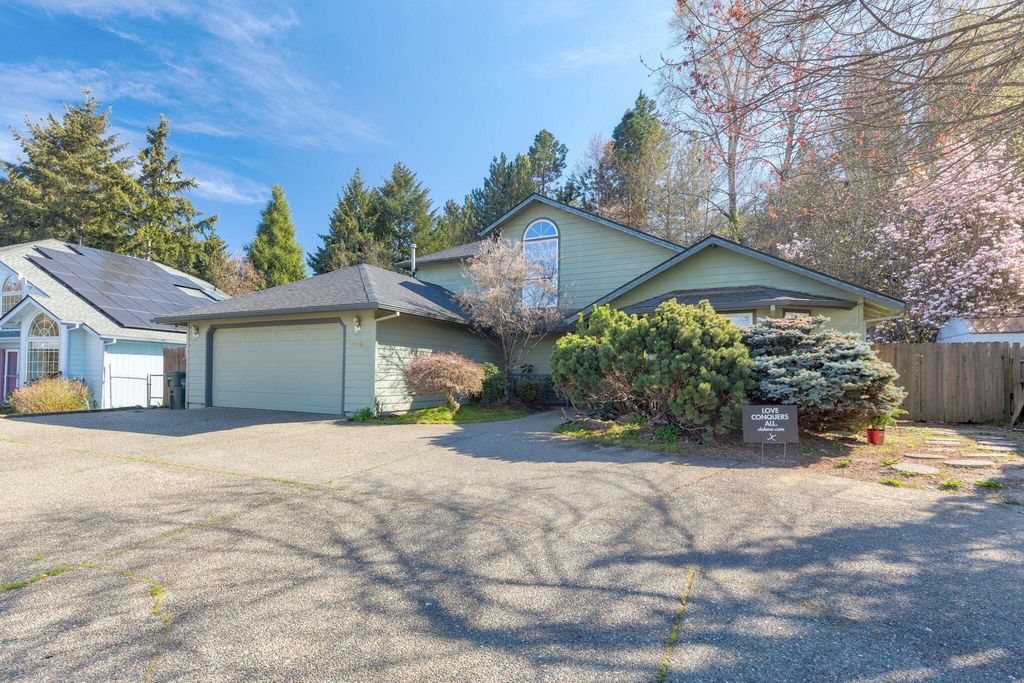 1987 Kelly Way, Grants Pass, OR 97527