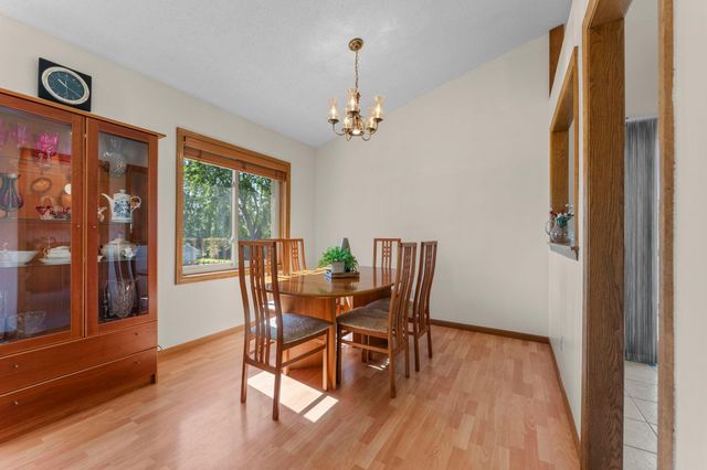1013 Rushmore Drive, Burnsville, MN 55306