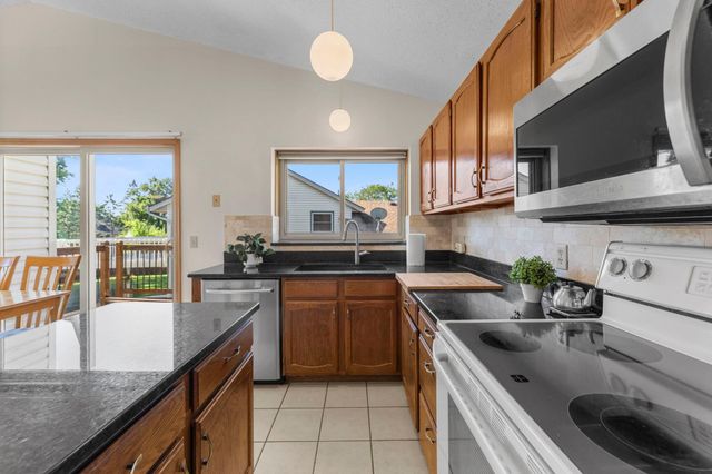 1013 Rushmore Drive, Burnsville, MN 55306
