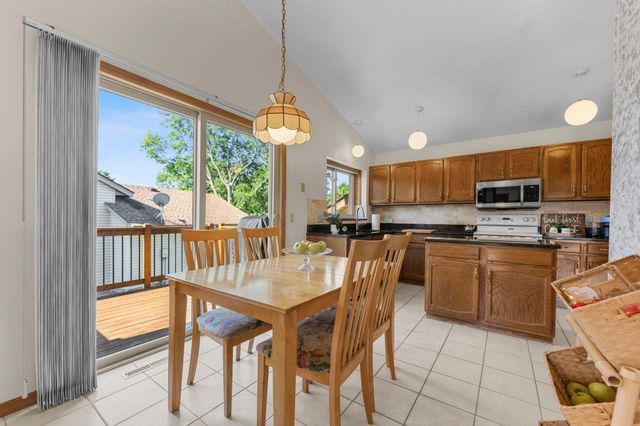 1013 Rushmore Drive, Burnsville, MN 55306