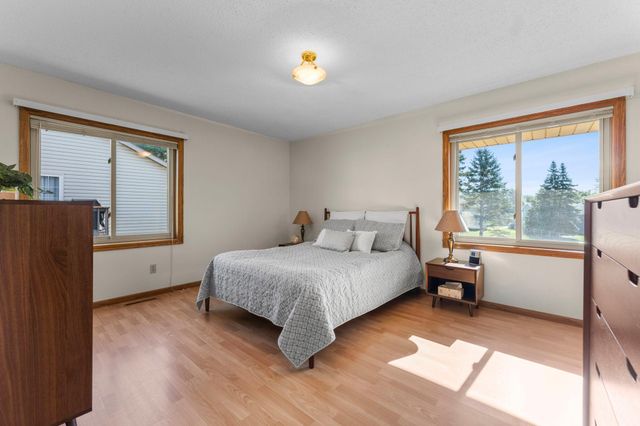 1013 Rushmore Drive, Burnsville, MN 55306