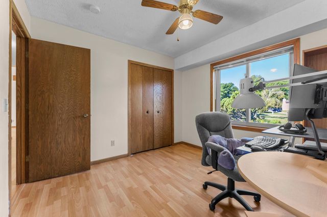 1013 Rushmore Drive, Burnsville, MN 55306
