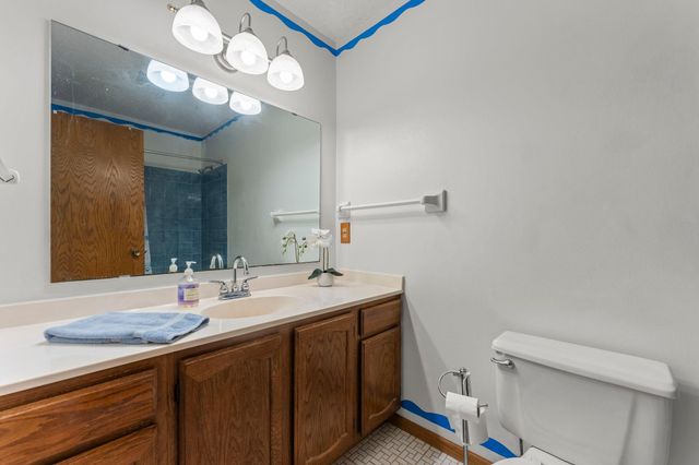 1013 Rushmore Drive, Burnsville, MN 55306