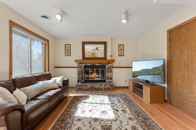 1013 Rushmore Drive, Burnsville, MN 55306