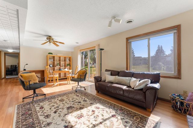 1013 Rushmore Drive, Burnsville, MN 55306