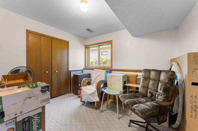 1013 Rushmore Drive, Burnsville, MN 55306