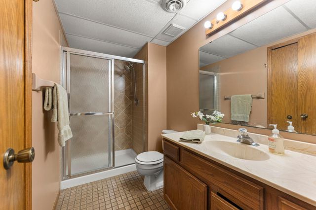 1013 Rushmore Drive, Burnsville, MN 55306