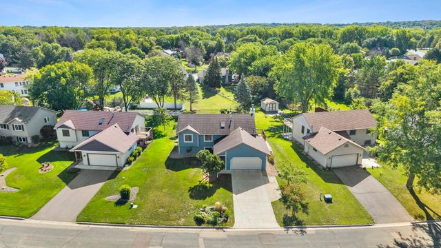 1013 Rushmore Drive, Burnsville, MN 55306
