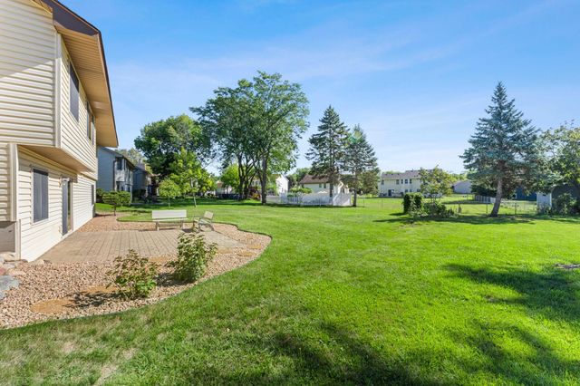 1013 Rushmore Drive, Burnsville, MN 55306