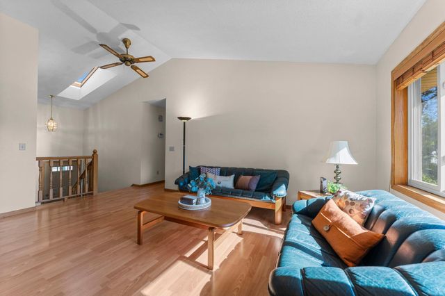 1013 Rushmore Drive, Burnsville, MN 55306