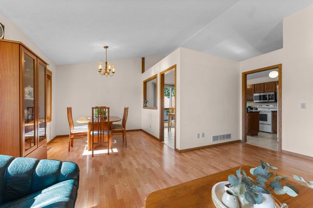 1013 Rushmore Drive, Burnsville, MN 55306