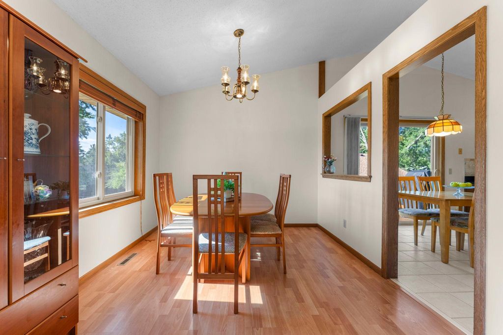 1013 Rushmore Drive, Burnsville, MN 55306 — photo 4
