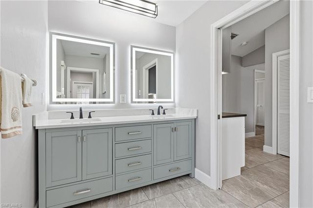 222 SW 39th TER, Cape Coral, FL 33914