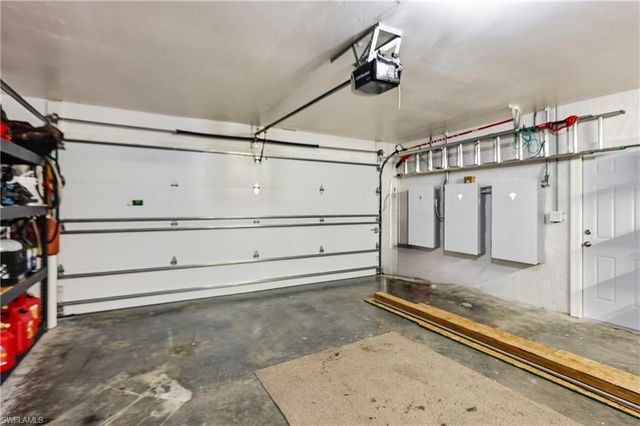 222 SW 39th TER, Cape Coral, FL 33914