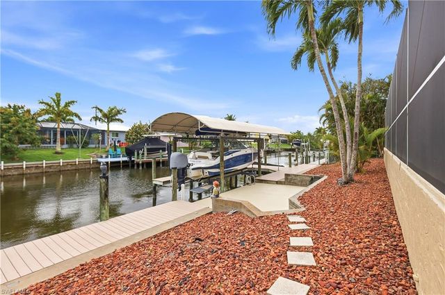 222 SW 39th TER, Cape Coral, FL 33914