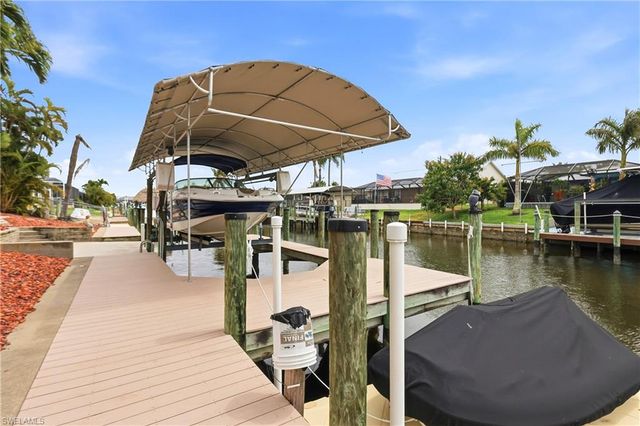 222 SW 39th TER, Cape Coral, FL 33914