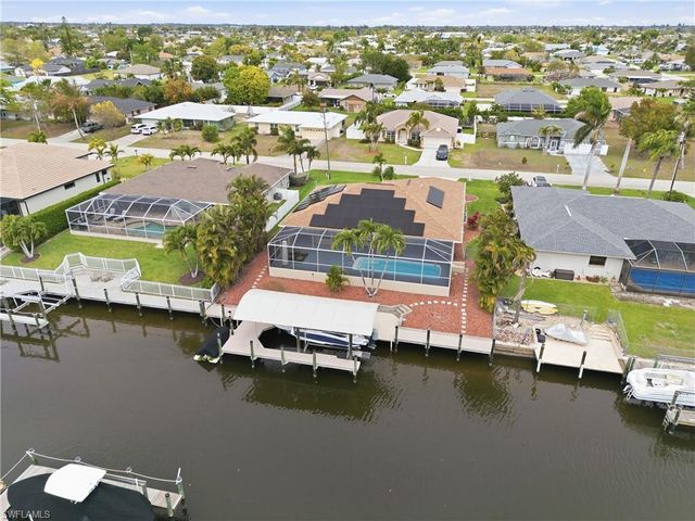 222 SW 39th TER, Cape Coral, FL 33914