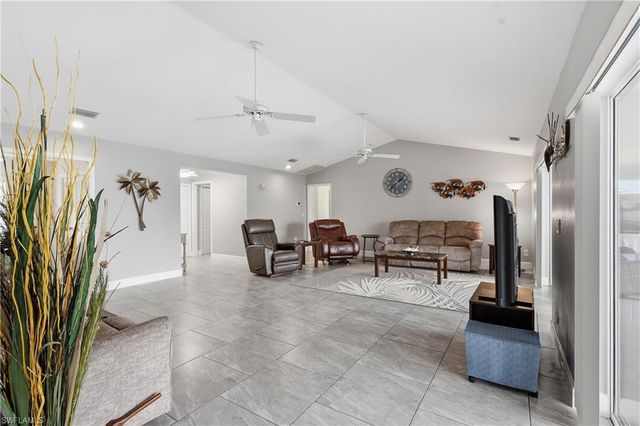 222 SW 39th TER, Cape Coral, FL 33914