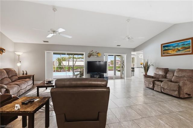 222 SW 39th TER, Cape Coral, FL 33914