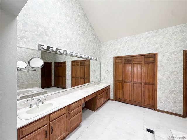 7706 S Madison Circle, Centennial, CO 80122