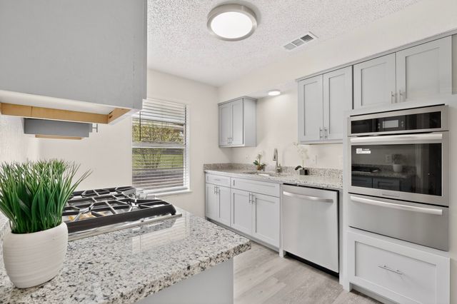 208 Gregory Drive, Desoto, TX 75115