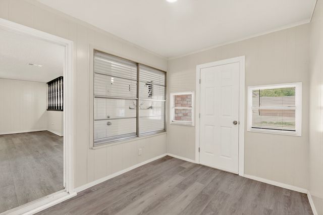 208 Gregory Drive, Desoto, TX 75115