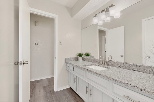 208 Gregory Drive, Desoto, TX 75115