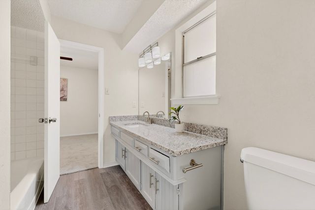 208 Gregory Drive, Desoto, TX 75115