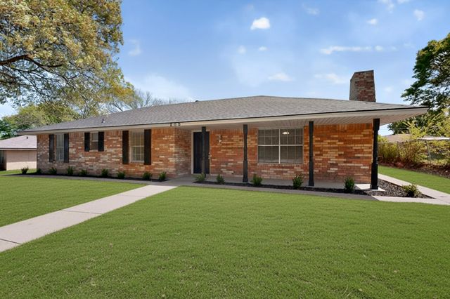 208 Gregory Drive, Desoto, TX 75115