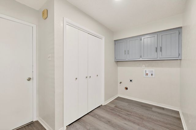 208 Gregory Drive, Desoto, TX 75115