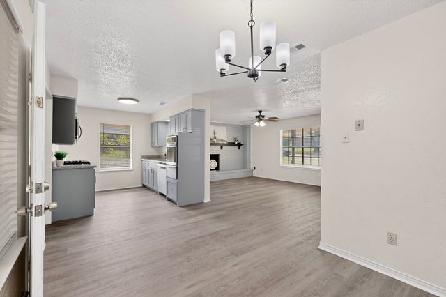 208 Gregory Drive, Desoto, TX 75115